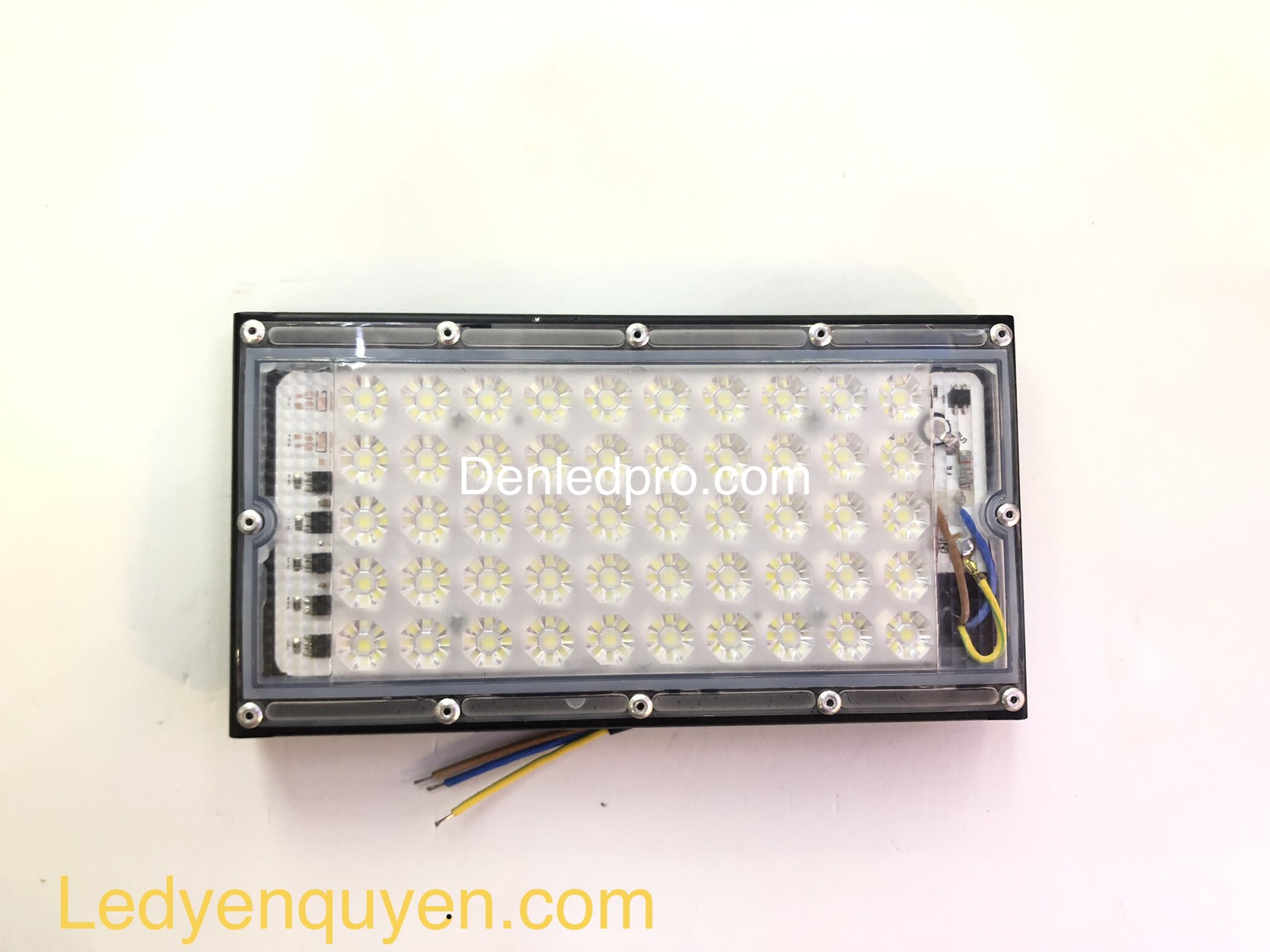 Äèn Pha LED Modum 50W Trắng Mini Trong Äèn Pha LED Modum 50W Trắng Mini Trong